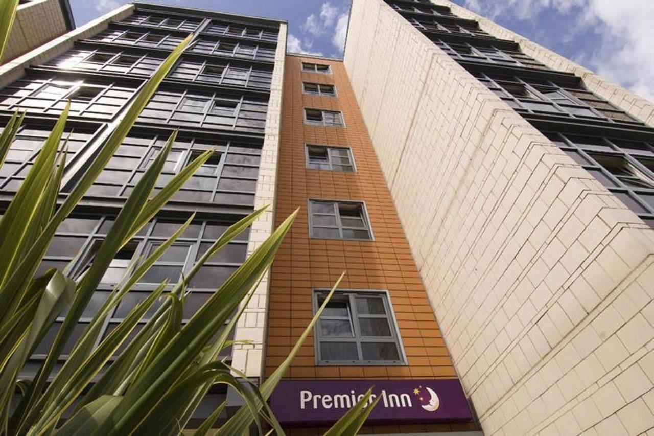 Premier Inn Nottingham Arena Exteriör bild