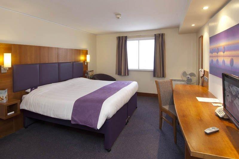 Premier Inn Nottingham Arena Exteriör bild